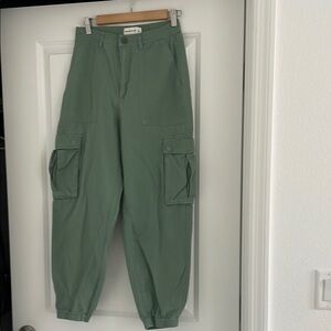 Abercrombie women’s cargo pants